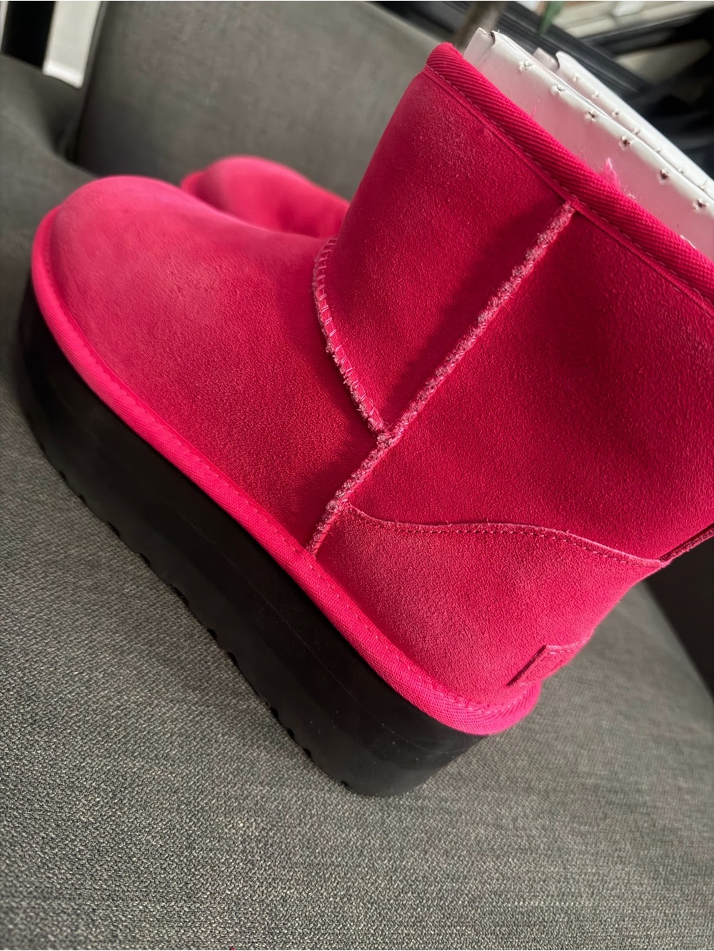 NWOT Ugg Hot Pink/Red mini Platform Short Suede Winter Boots